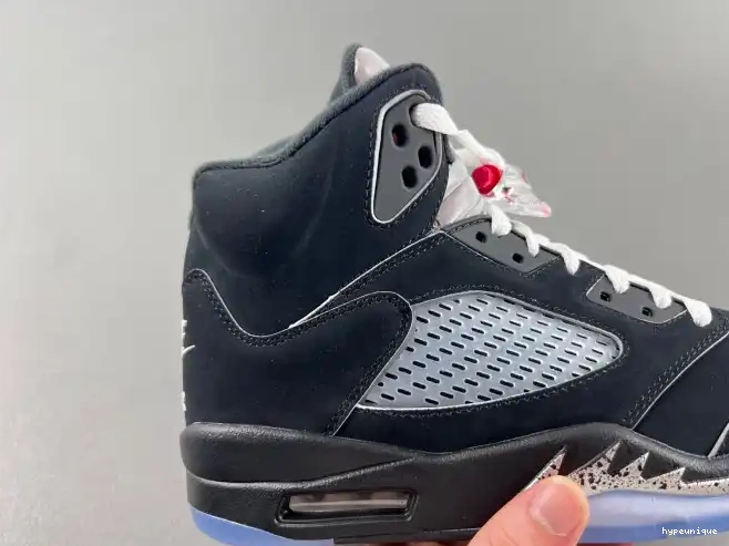 HYPE HF3975-001 Reimagined Black Air Metallic Jordan 5 0617